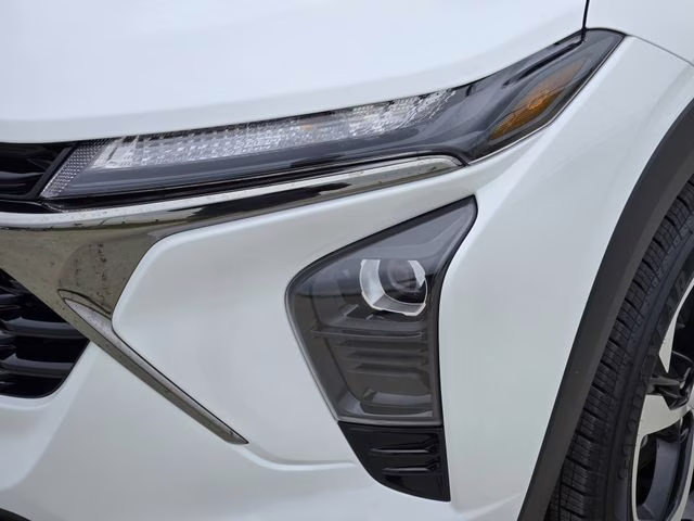 2026 Summit White Chevrolet Trax 1RS FWD SUV