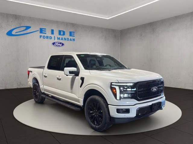 2026 Star White Metallic Tri-Coat Ford F-150 Lariat Black Appearance 4X4 Truck