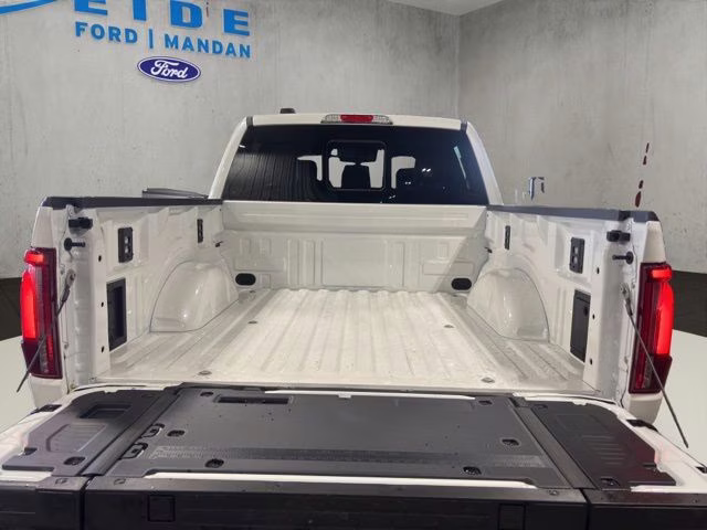 2026 Star White Metallic Tri-Coat Ford F-150 Lariat Black Appearance 4X4 Truck