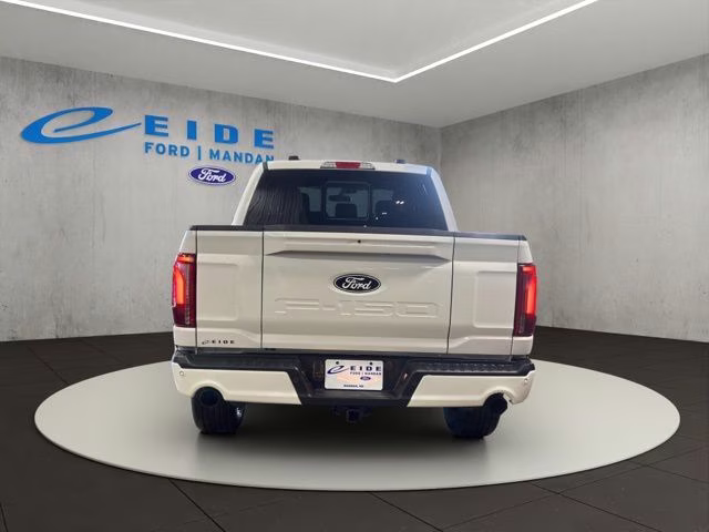 2026 Star White Metallic Tri-Coat Ford F-150 Lariat Black Appearance 4X4 Truck