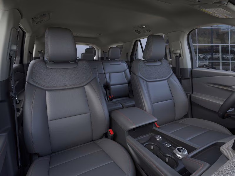 2026 Space White Metallic Ford Explorer Active 4X4 SUV