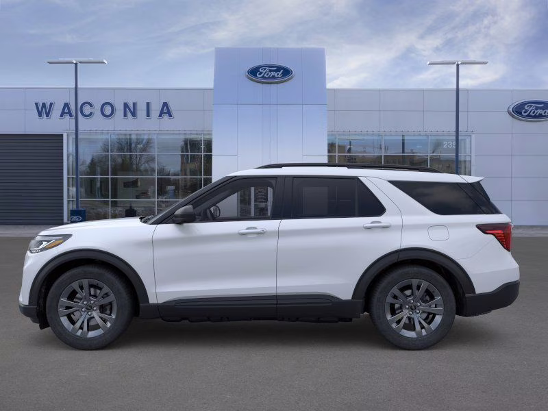 2026 Space White Metallic Ford Explorer Active 4X4 SUV