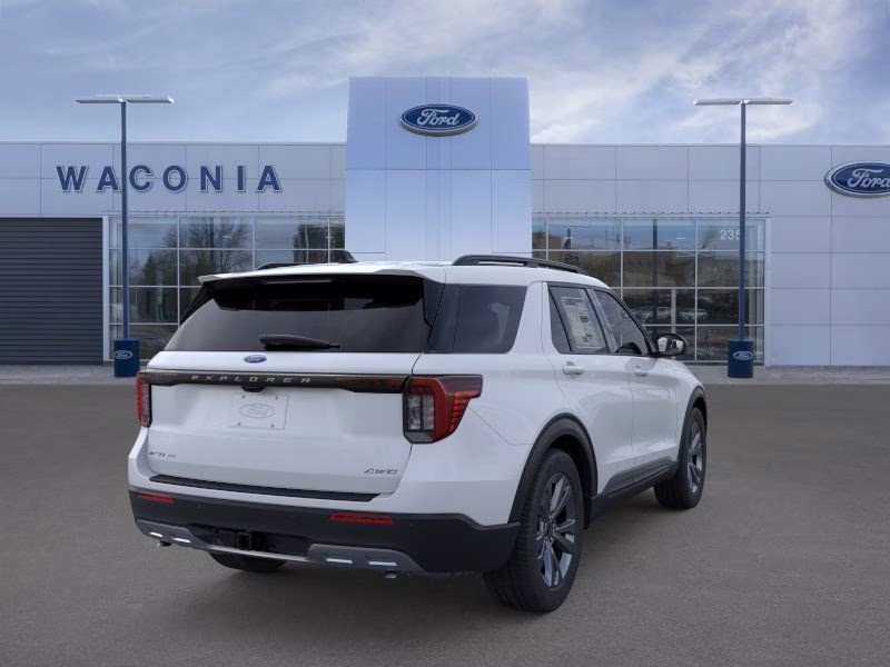 2026 Space White Metallic Ford Explorer Active 4X4 SUV