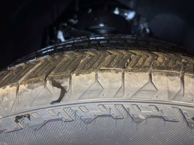 2026 Star White Metallic Tri-Coat Ford F-150 Lariat Black Appearance 4X4 Truck