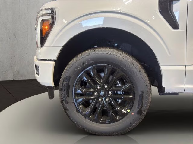 2026 Star White Metallic Tri-Coat Ford F-150 Lariat Black Appearance 4X4 Truck