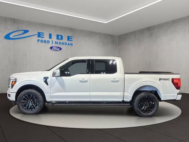 2026 Star White Metallic Tri-Coat Ford F-150 Lariat Black Appearance 4X4 Truck