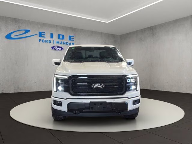 2026 Star White Metallic Tri-Coat Ford F-150 Lariat Black Appearance 4X4 Truck