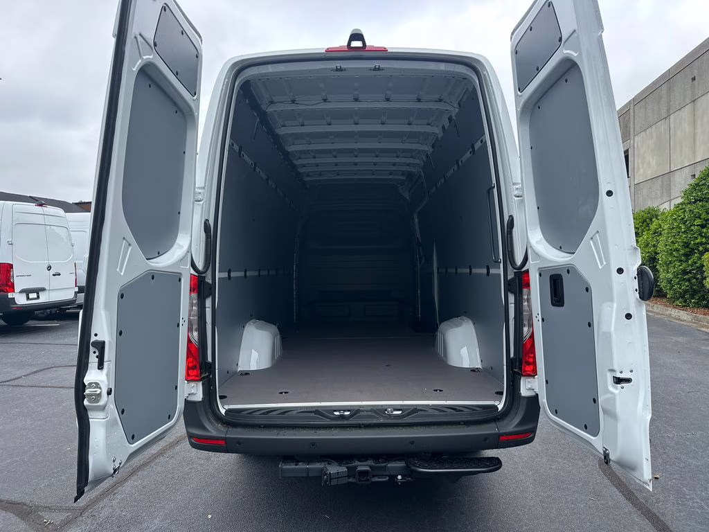 2026 Arctic Mercedes-Benz Sprinter 2500 Cargo 170 WB RWD Van