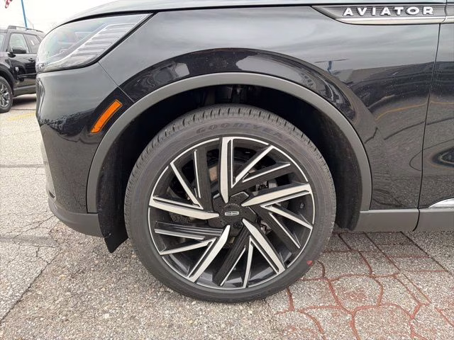 2026 Infinite Black Metallic Clearcoat Lincoln Aviator Reserve AWD SUV