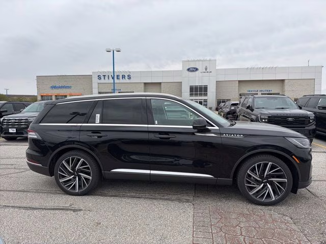 2026 Infinite Black Metallic Clearcoat Lincoln Aviator Reserve AWD SUV