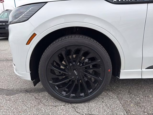 2026 Pristine White Metallic Tri-Coat Lincoln Aviator Reserve AWD SUV