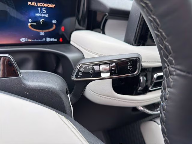 2026 Pristine White Metallic Tri-Coat Lincoln Aviator Reserve AWD SUV