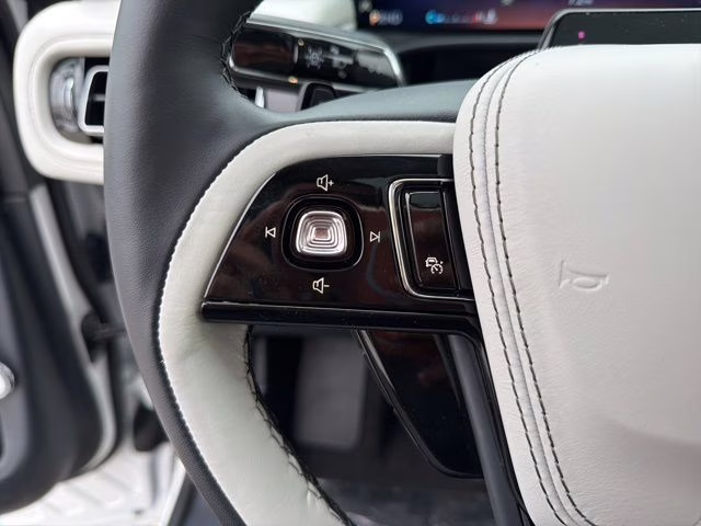 2026 Pristine White Metallic Tri-Coat Lincoln Aviator Reserve AWD SUV