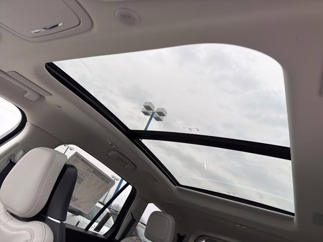 2026 Pristine White Metallic Tri-Coat Lincoln Aviator Reserve AWD SUV