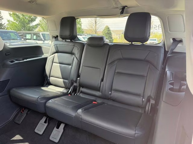 2026 Crystal White Metallic Clearcoat Lincoln Navigator Reserve 4X4 SUV