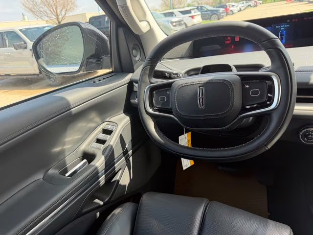 2026 Crystal White Metallic Clearcoat Lincoln Navigator Reserve 4X4 SUV