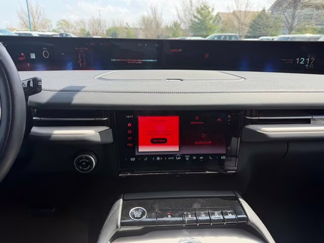 2026 Crystal White Metallic Clearcoat Lincoln Navigator Reserve 4X4 SUV