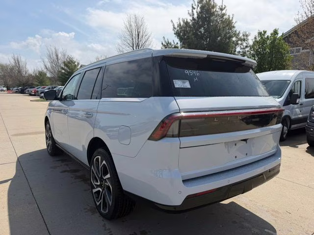 2026 Crystal White Metallic Clearcoat Lincoln Navigator Reserve 4X4 SUV