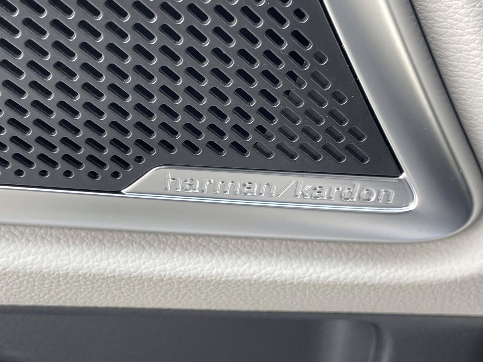 2022 Dark Moss Kia Telluride SX FWD SUV