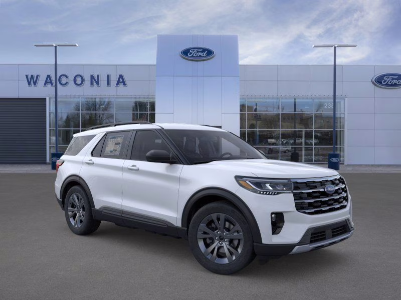 2026 Space White Metallic Ford Explorer Active 4X4 SUV