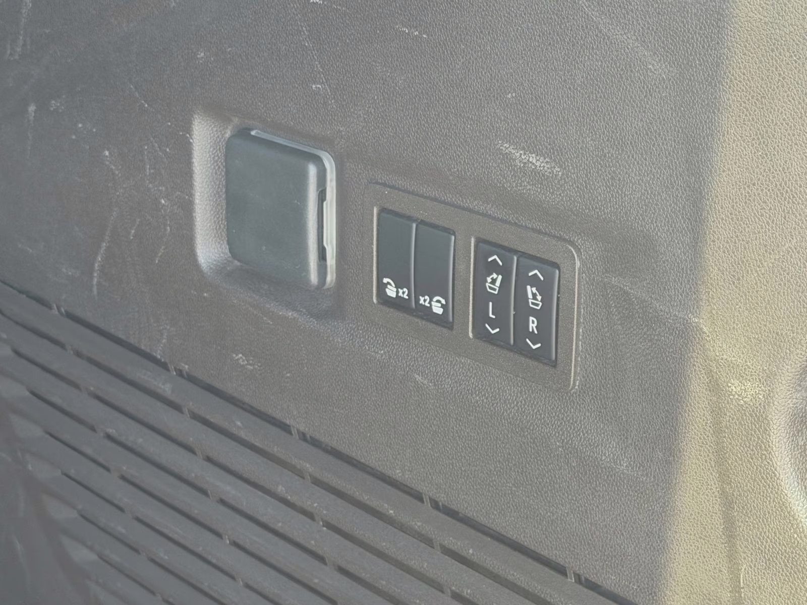 2021 Midnight Blue Metallic GMC Yukon Denali 4X4 SUV