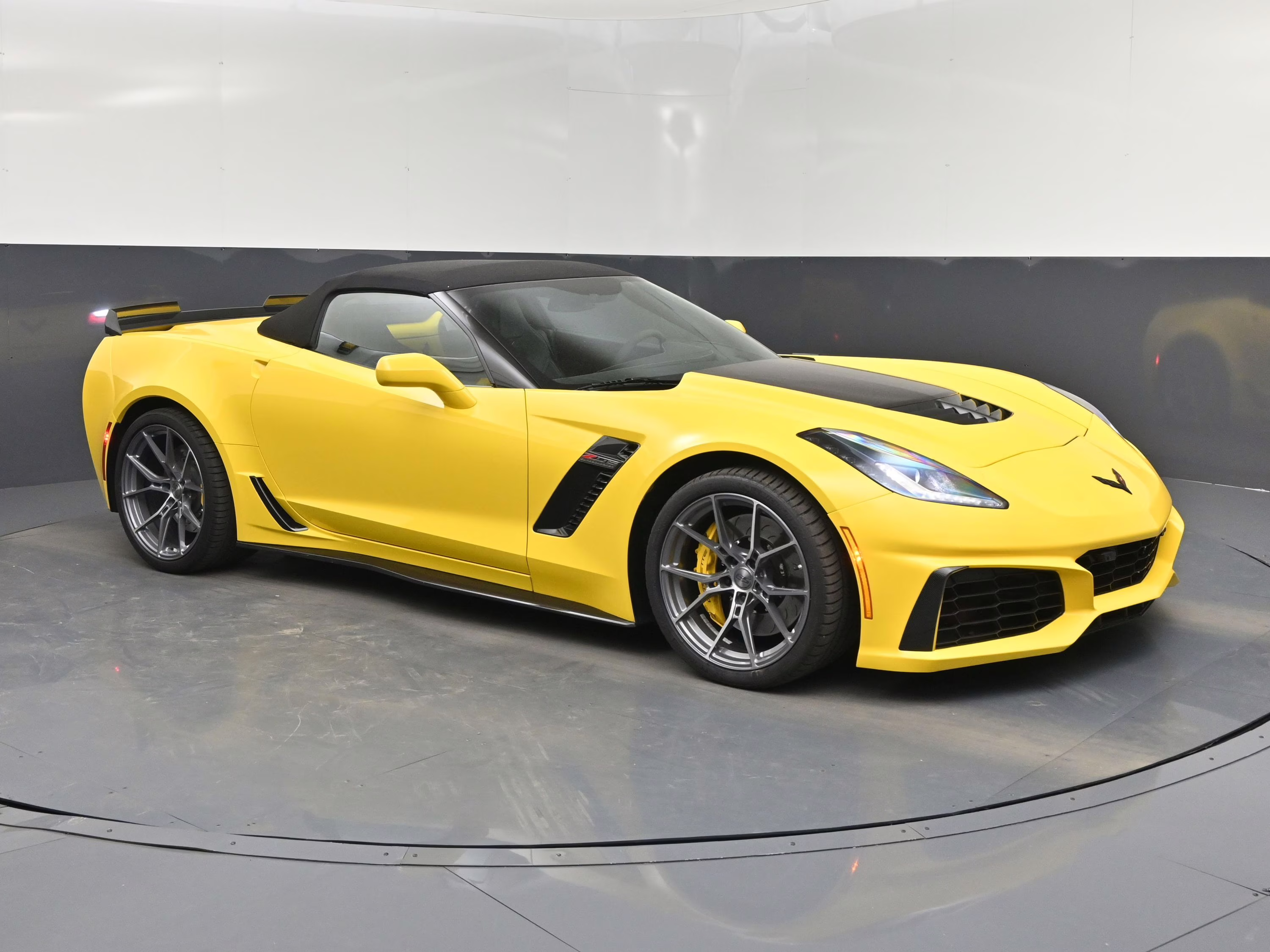 2017 Corvette Racing Yellow Tintcoat Chevrolet Corvette Z06 RWD Convertible
