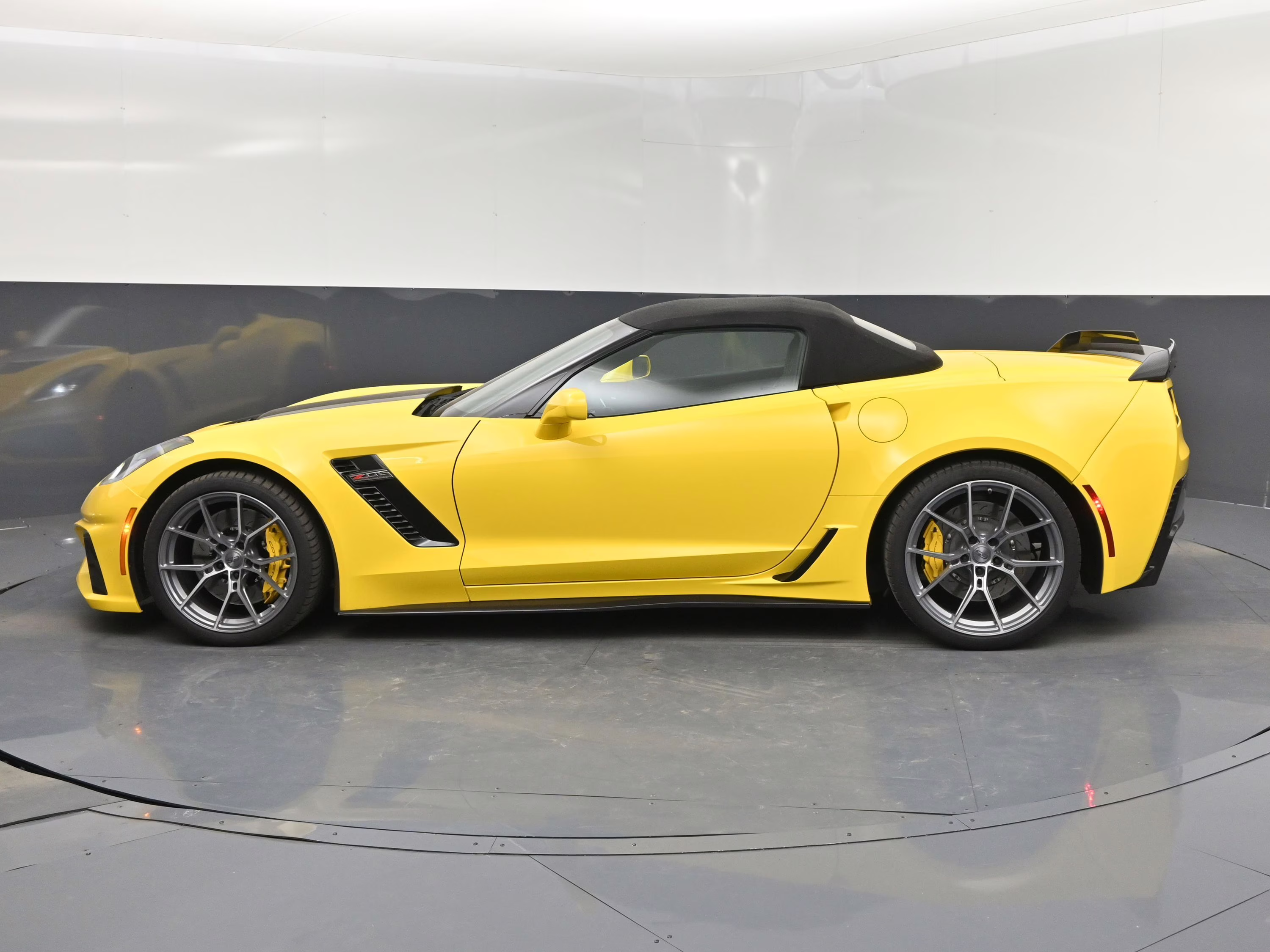 2017 Corvette Racing Yellow Tintcoat Chevrolet Corvette Z06 RWD Convertible