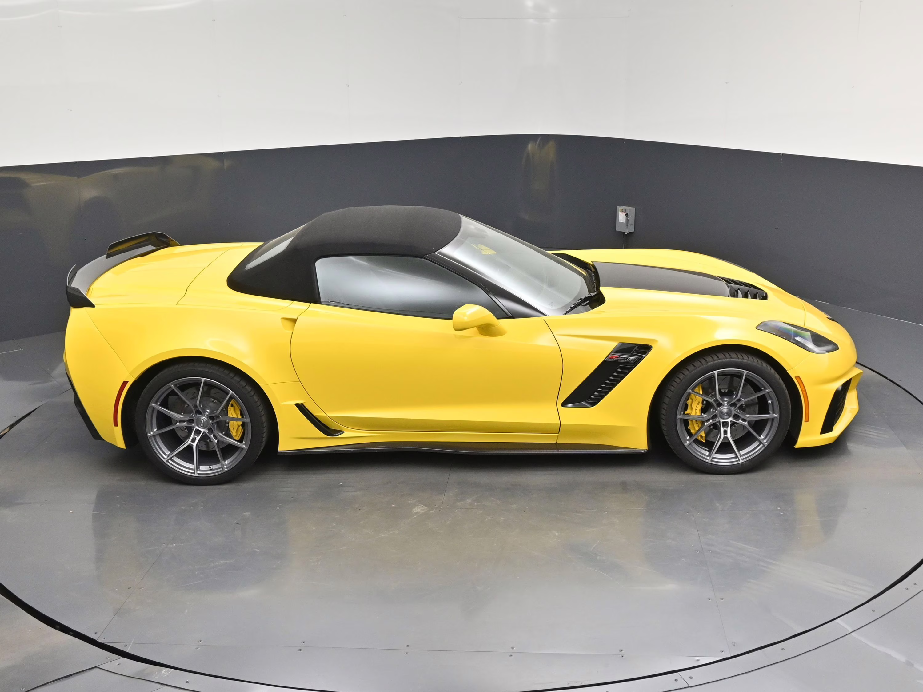 2017 Corvette Racing Yellow Tintcoat Chevrolet Corvette Z06 RWD Convertible