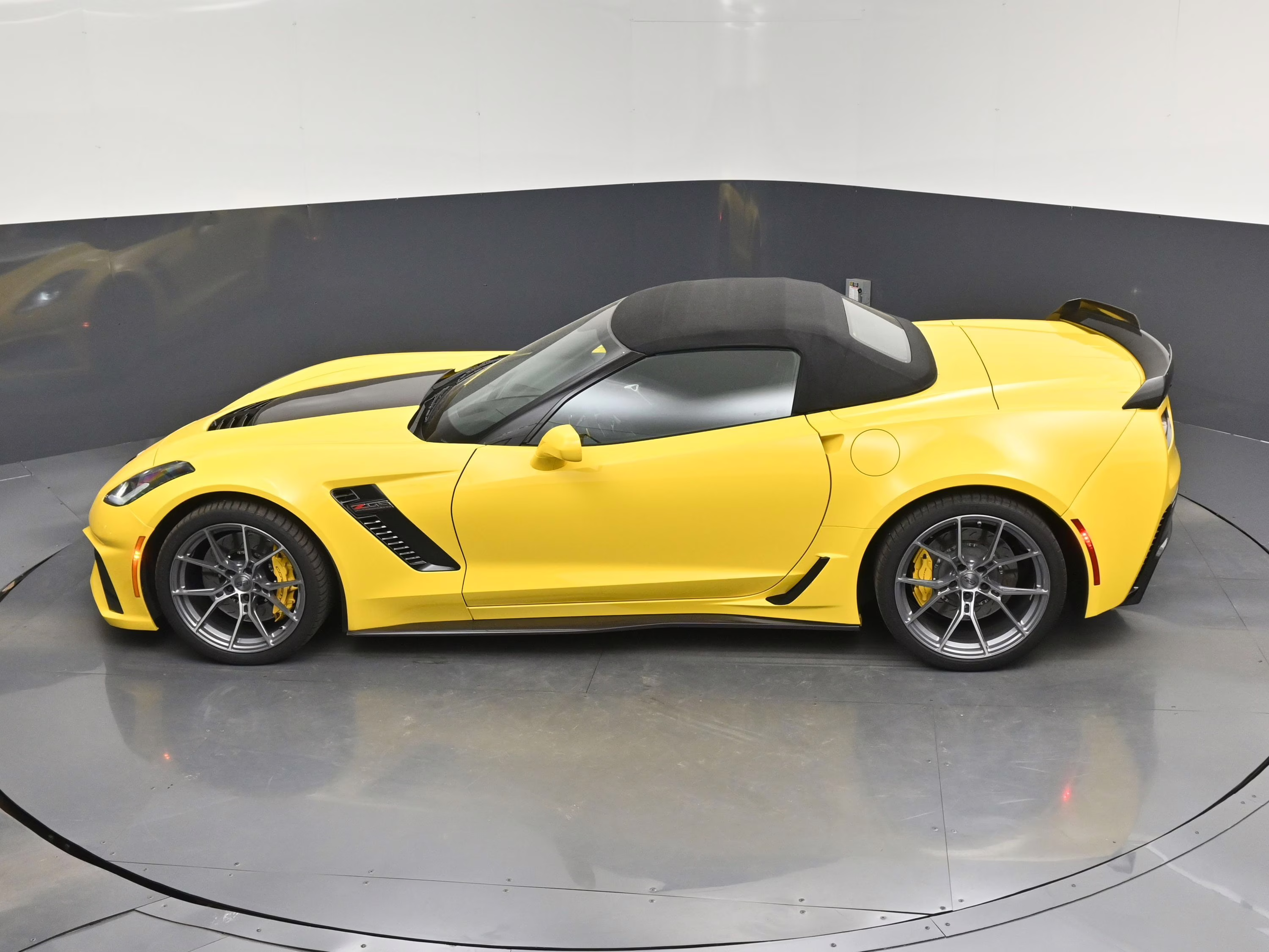 2017 Corvette Racing Yellow Tintcoat Chevrolet Corvette Z06 RWD Convertible
