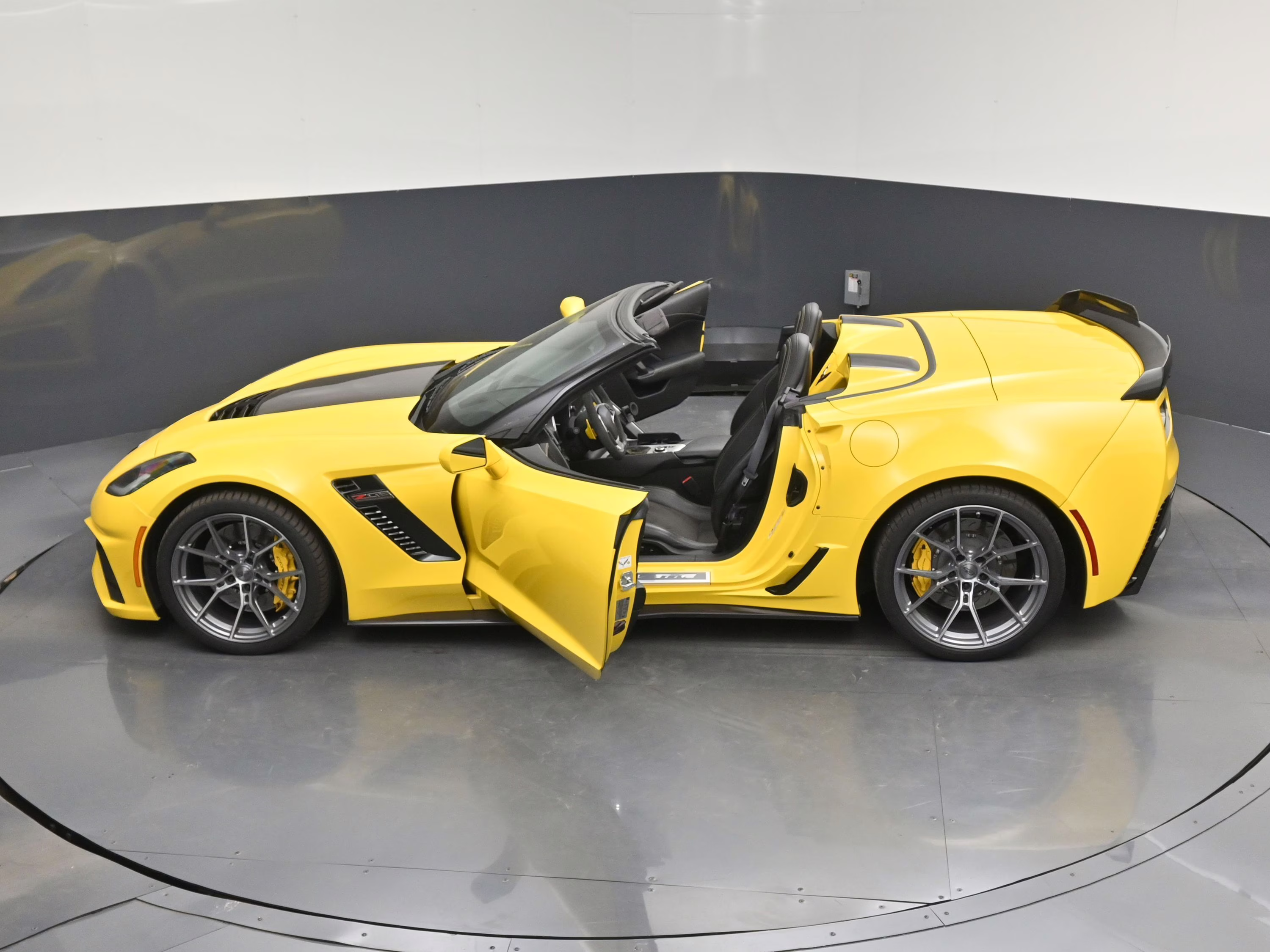 2017 Corvette Racing Yellow Tintcoat Chevrolet Corvette Z06 RWD Convertible