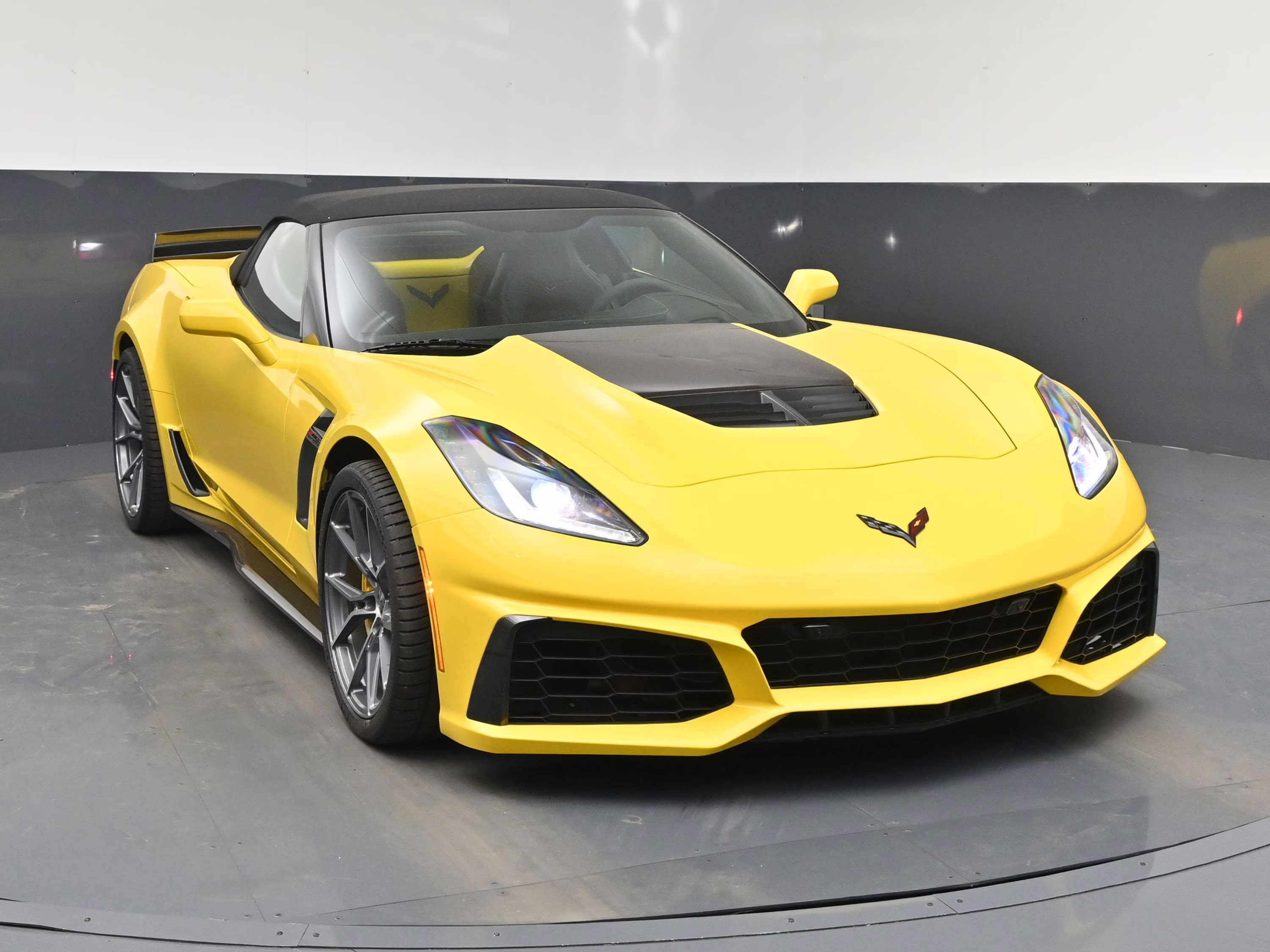 2017 Corvette Racing Yellow Tintcoat Chevrolet Corvette Z06 RWD Convertible