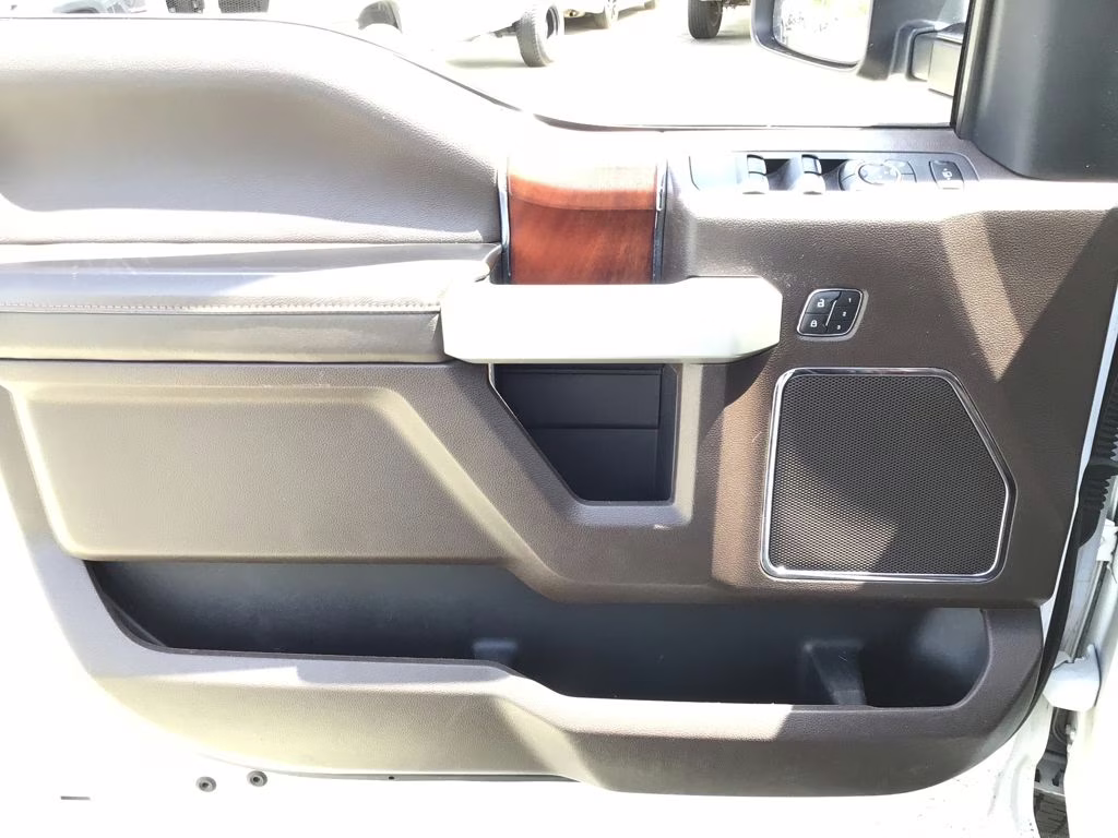 2019 White Ford Super Duty F-250 SRW King Ranch 4X4 Truck