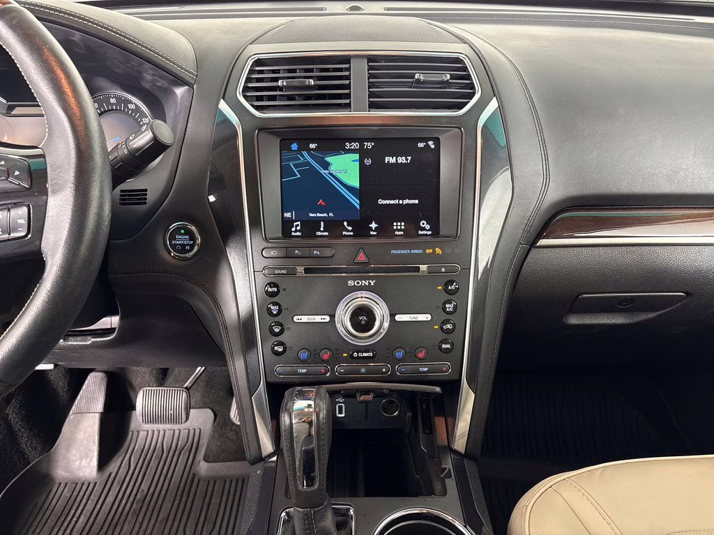 2017 Ingot Silver Ford Explorer Platinum 4X4 SUV