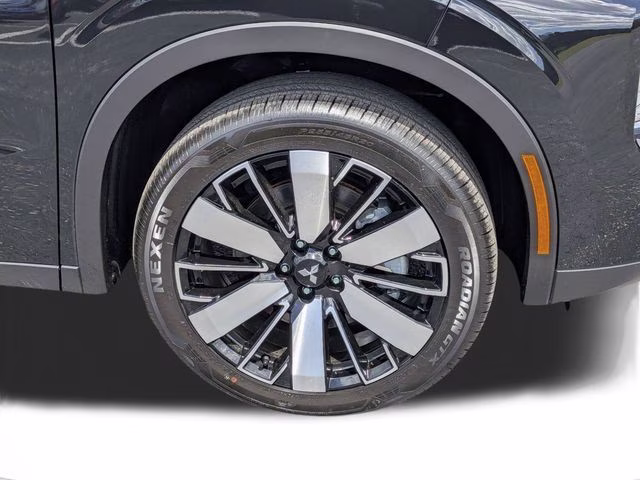 2025 Labrador Black Pearl Mitsubishi Outlander SE FWD SUV