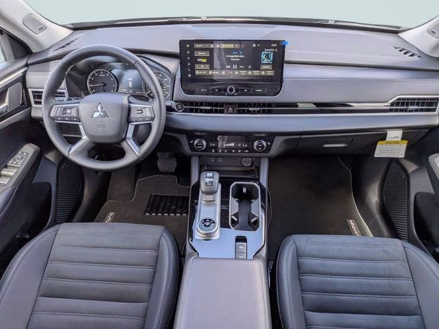 2025 Labrador Black Pearl Mitsubishi Outlander SE FWD SUV