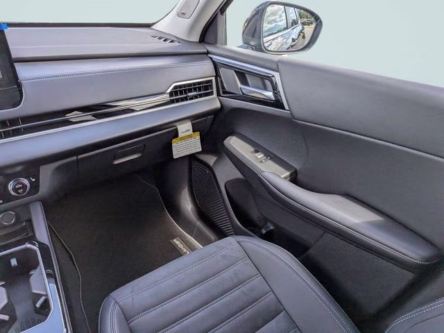 2025 Labrador Black Pearl Mitsubishi Outlander SE FWD SUV