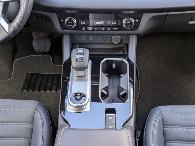 2025 Labrador Black Pearl Mitsubishi Outlander SE FWD SUV
