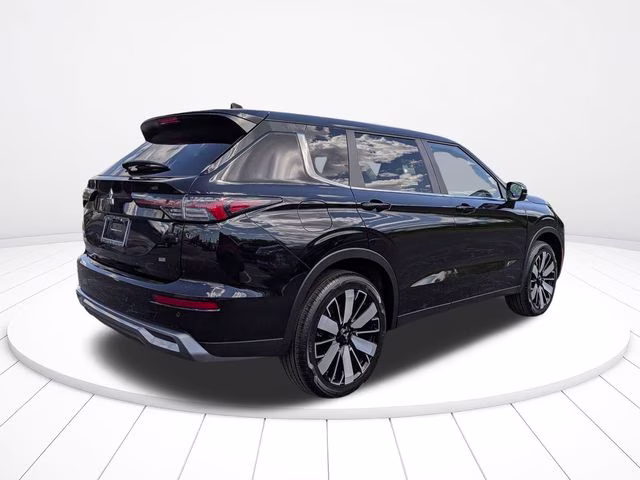 2025 Labrador Black Pearl Mitsubishi Outlander SE FWD SUV