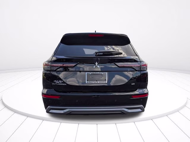 2025 Labrador Black Pearl Mitsubishi Outlander SE FWD SUV