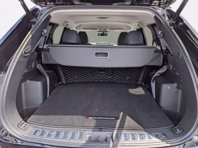 2025 Labrador Black Pearl Mitsubishi Outlander SE FWD SUV