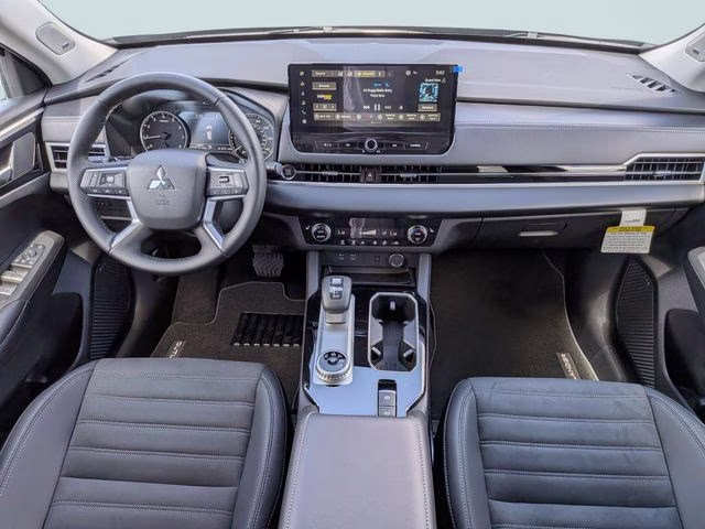 2025 Labrador Black Pearl Mitsubishi Outlander SE FWD SUV