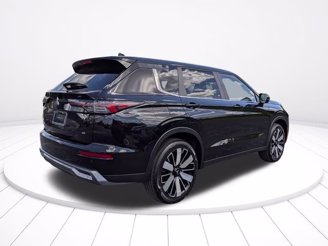 2025 Labrador Black Pearl Mitsubishi Outlander SE FWD SUV
