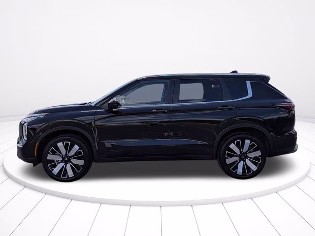 2025 Labrador Black Pearl Mitsubishi Outlander SE FWD SUV