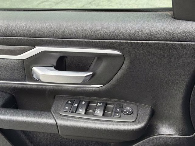 2023 Diamond Black Crystal Pearlcoat Ram 1500 Big Horn/Lone Star 4X4 Truck