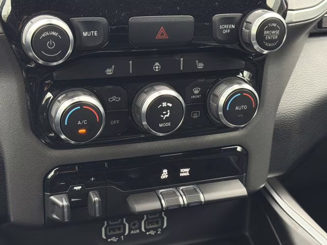 2023 Diamond Black Crystal Pearlcoat Ram 1500 Big Horn/Lone Star 4X4 Truck