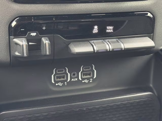 2023 Diamond Black Crystal Pearlcoat Ram 1500 Big Horn/Lone Star 4X4 Truck