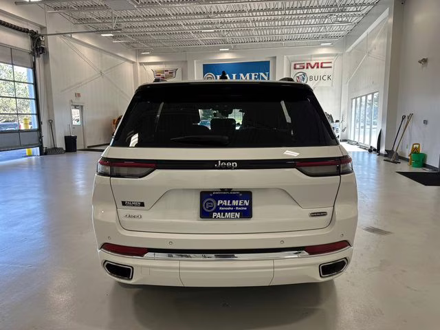 2023 Bright White Clearcoat Jeep Grand Cherokee Overland 4X4 SUV