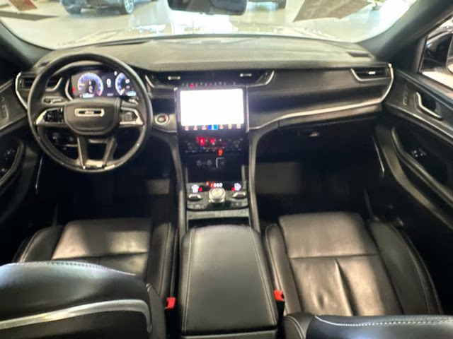 2023 Bright White Clearcoat Jeep Grand Cherokee Overland 4X4 SUV