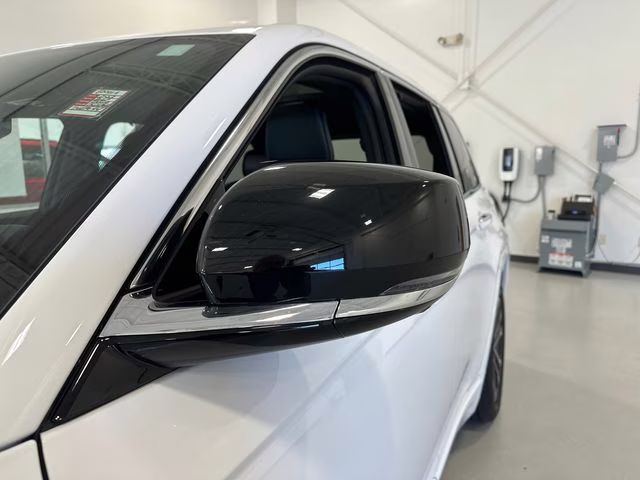 2023 Bright White Clearcoat Jeep Grand Cherokee Overland 4X4 SUV