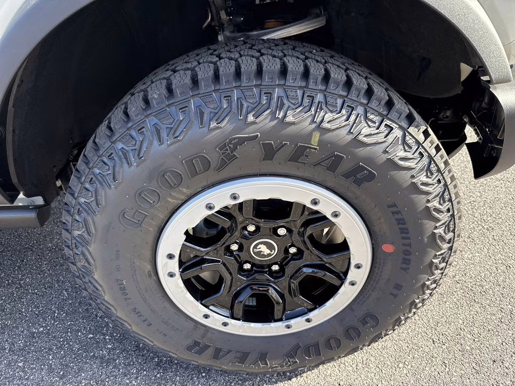 2026 Sand Ford Bronco Badlands 4X4 SUV